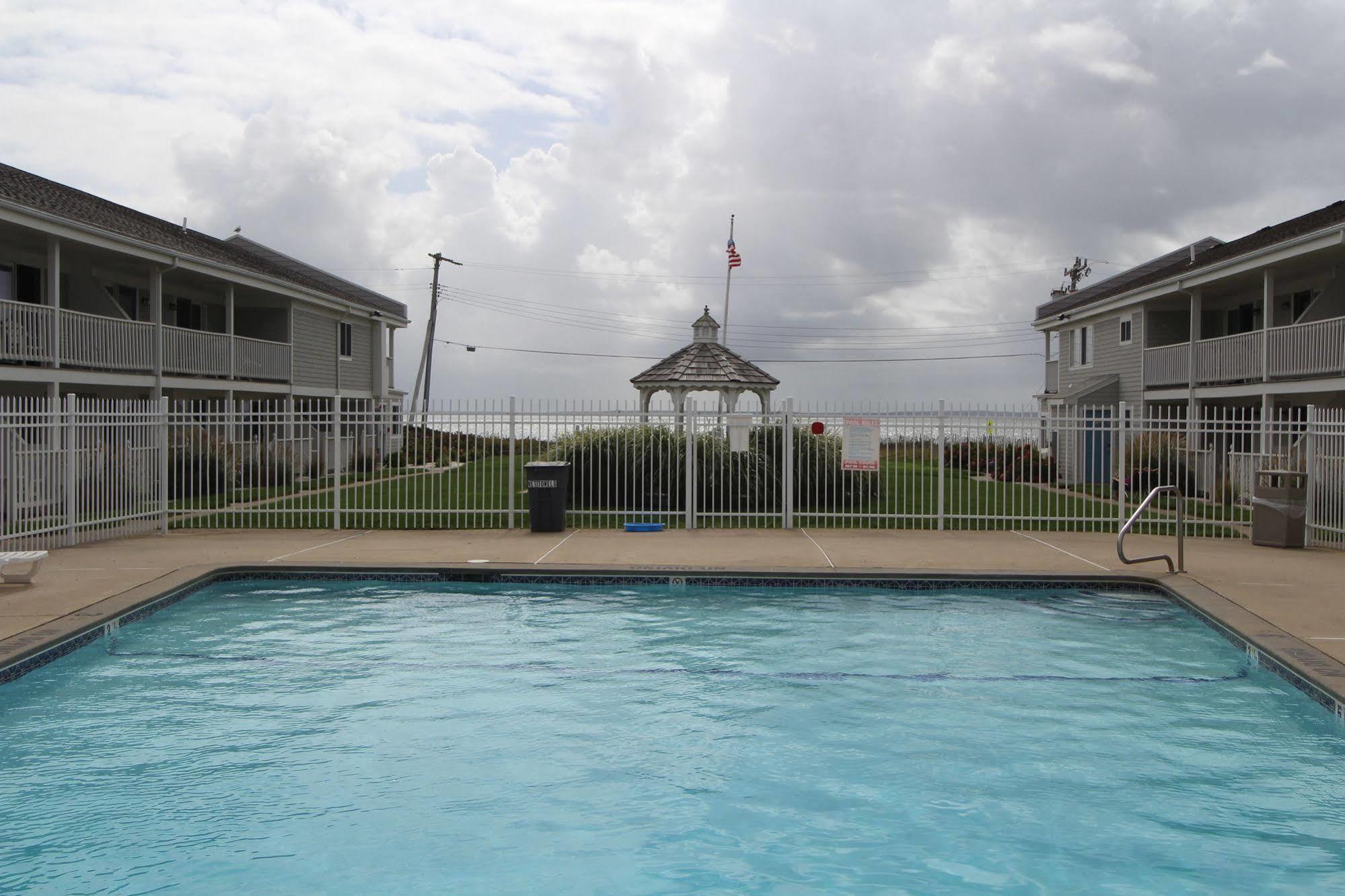 Innseason Resorts Surfside Falmouth Exterior photo