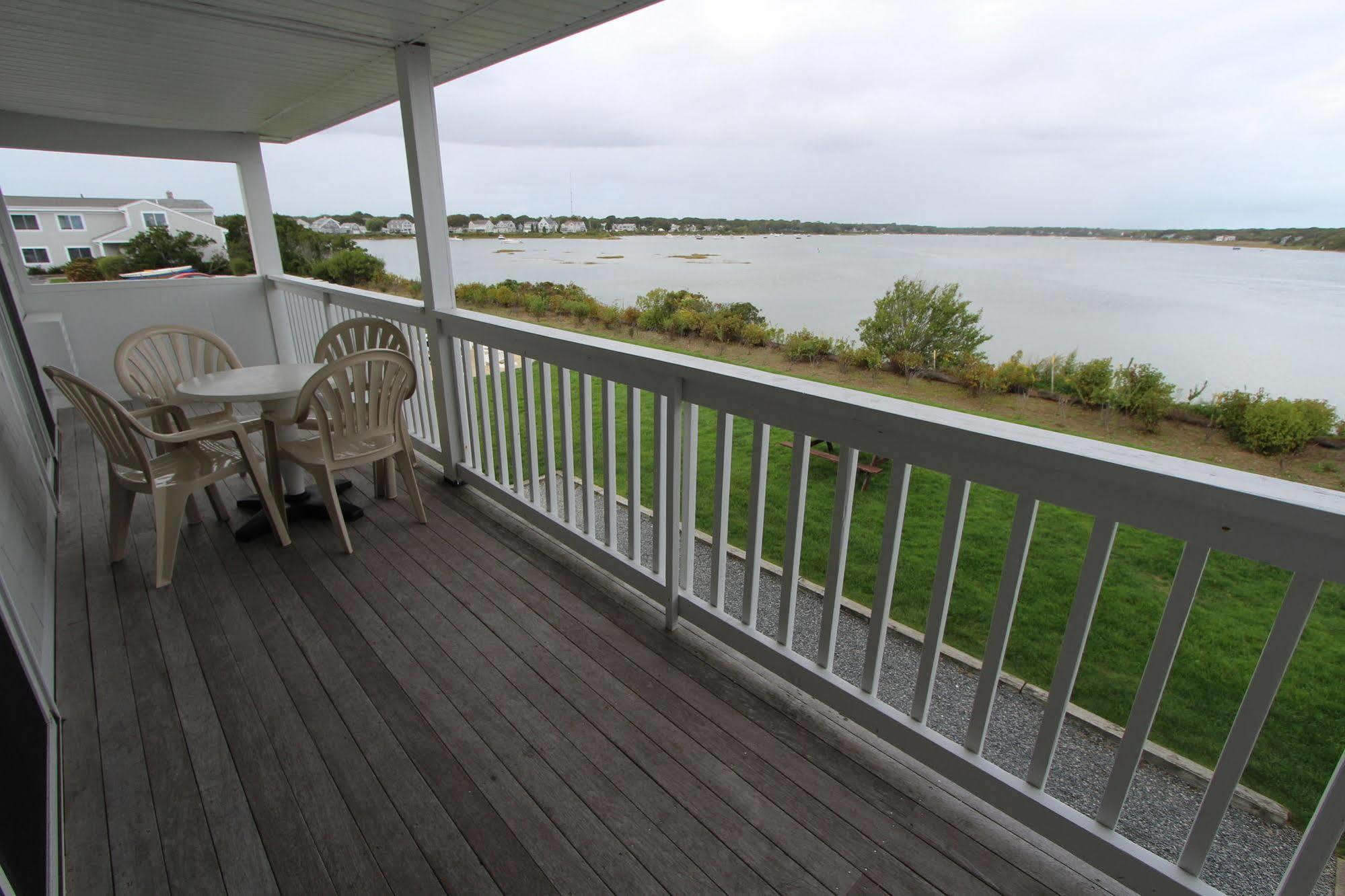 Innseason Resorts Surfside Falmouth Exterior photo