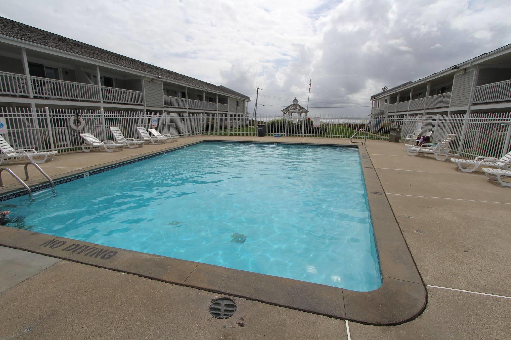 Innseason Resorts Surfside Falmouth Exterior photo